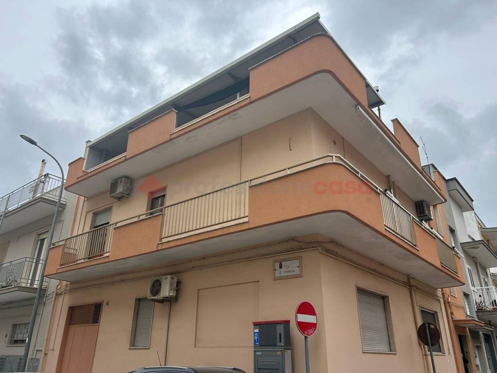 Appartamento a Grottaglie in Via Emilio Salgari, 109 - Foto 2