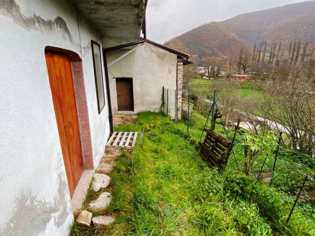 Casa indipendente a Fiuminata in Via Località Bufeto, 9 - Foto 3