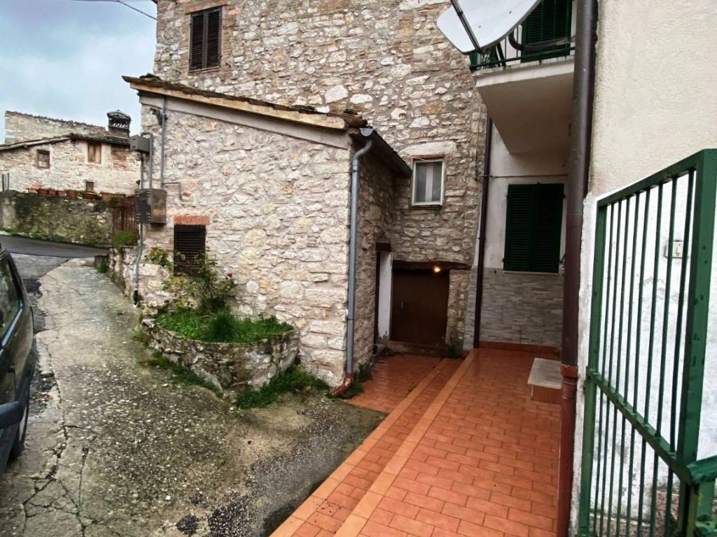 Casa indipendente a Fiuminata in Via Località Bufeto, 9 - Foto 4