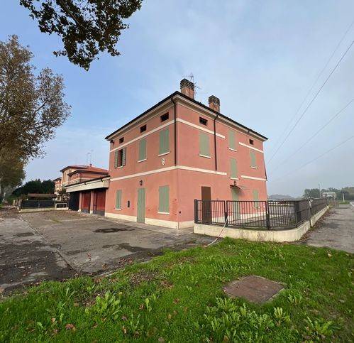 Villa a Mirandola in Viale Gramsci - Foto 3
