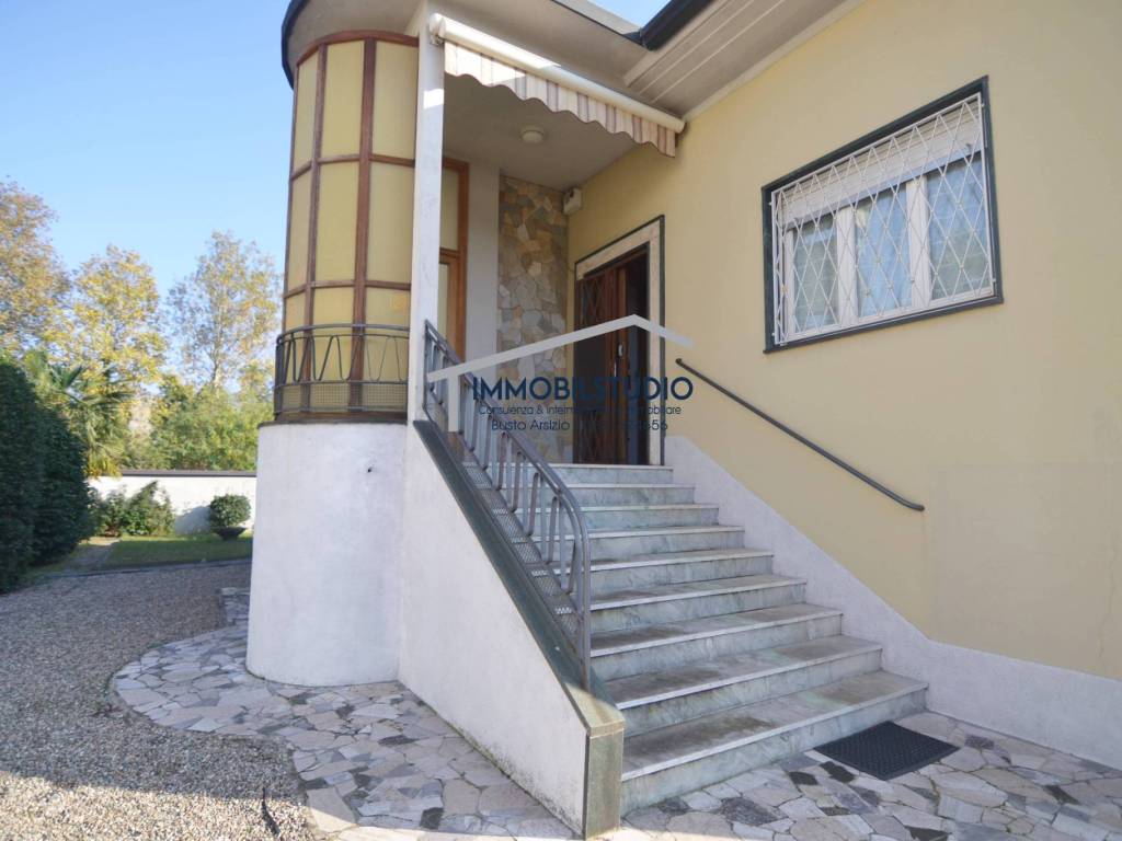 Villa a Legnano in Via Firenze, 47 - Foto 2