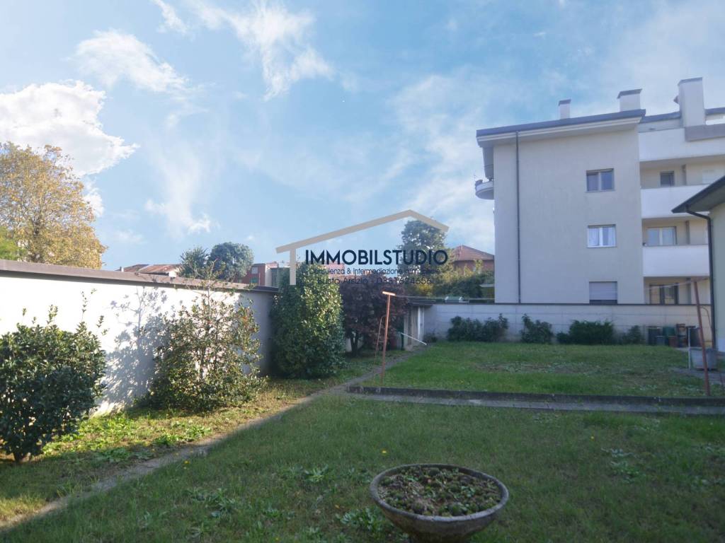 Villa a Legnano in Via Firenze, 47 - Foto 3