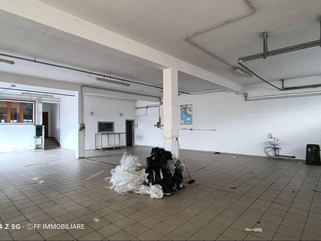 Palazzo / stabile a Fermo in Via del Commercio - Foto 2