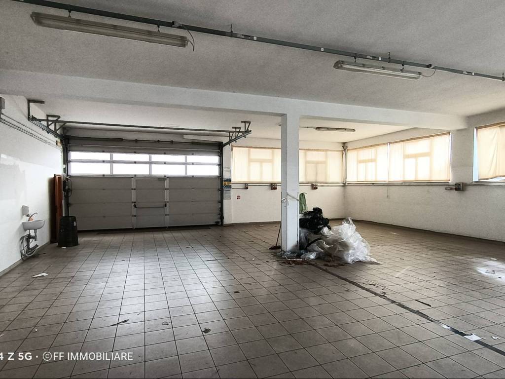 Palazzo / stabile a Fermo in Via del Commercio - Foto 3