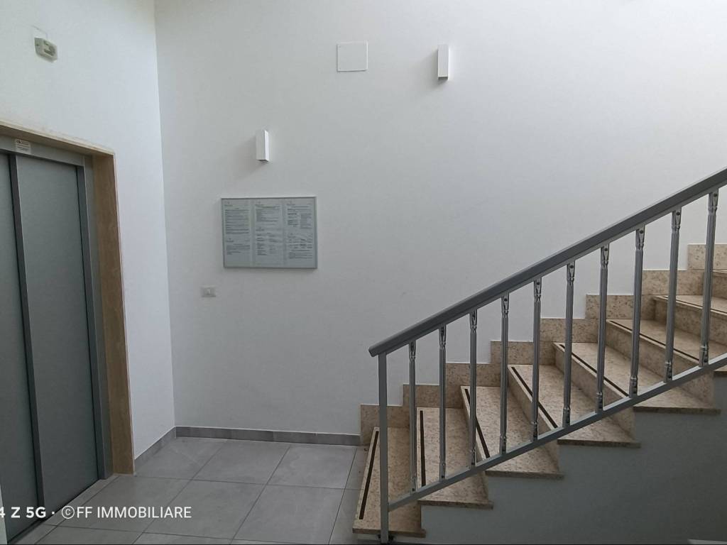 Palazzo / stabile a Fermo in Via del Commercio - Foto 2
