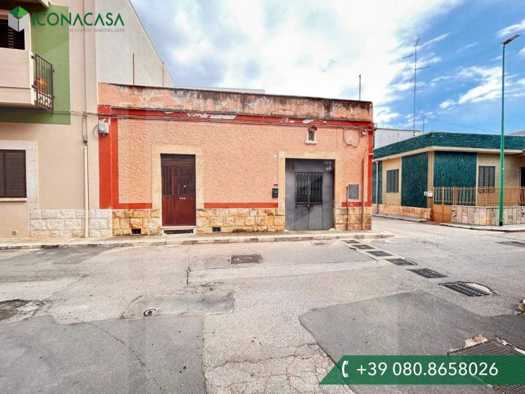 Casa indipendente a Bitetto in Via Generale Michele Palmiotti, 15 - Foto 2