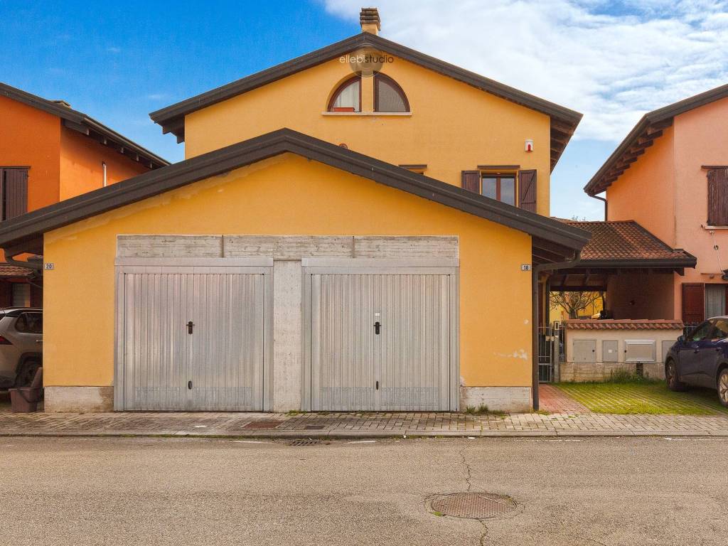 Villetta a schiera a Correggio in VIA ARISTODEMO COCCONI, 18 - Foto 2