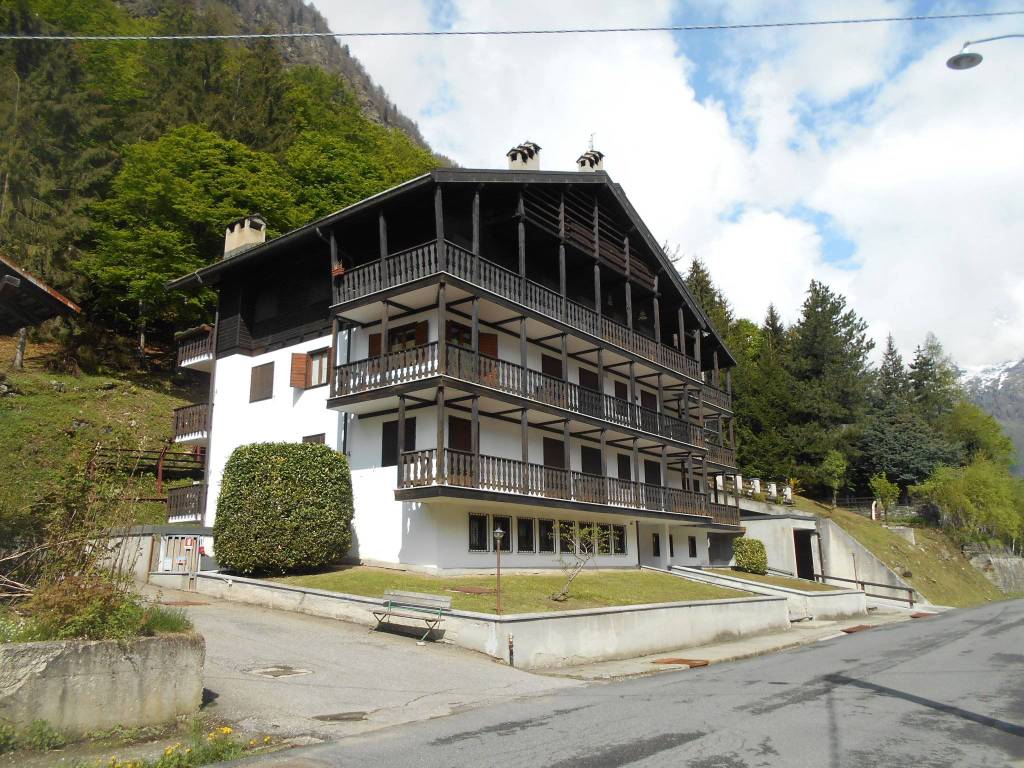 Appartamento a Alagna valsesia in Strada Provinciale di Alagna - Foto 2