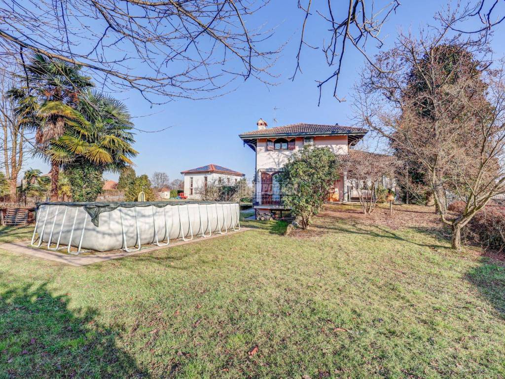 Villa a Castelletto sopra ticino in Via Oldrina - Foto 4