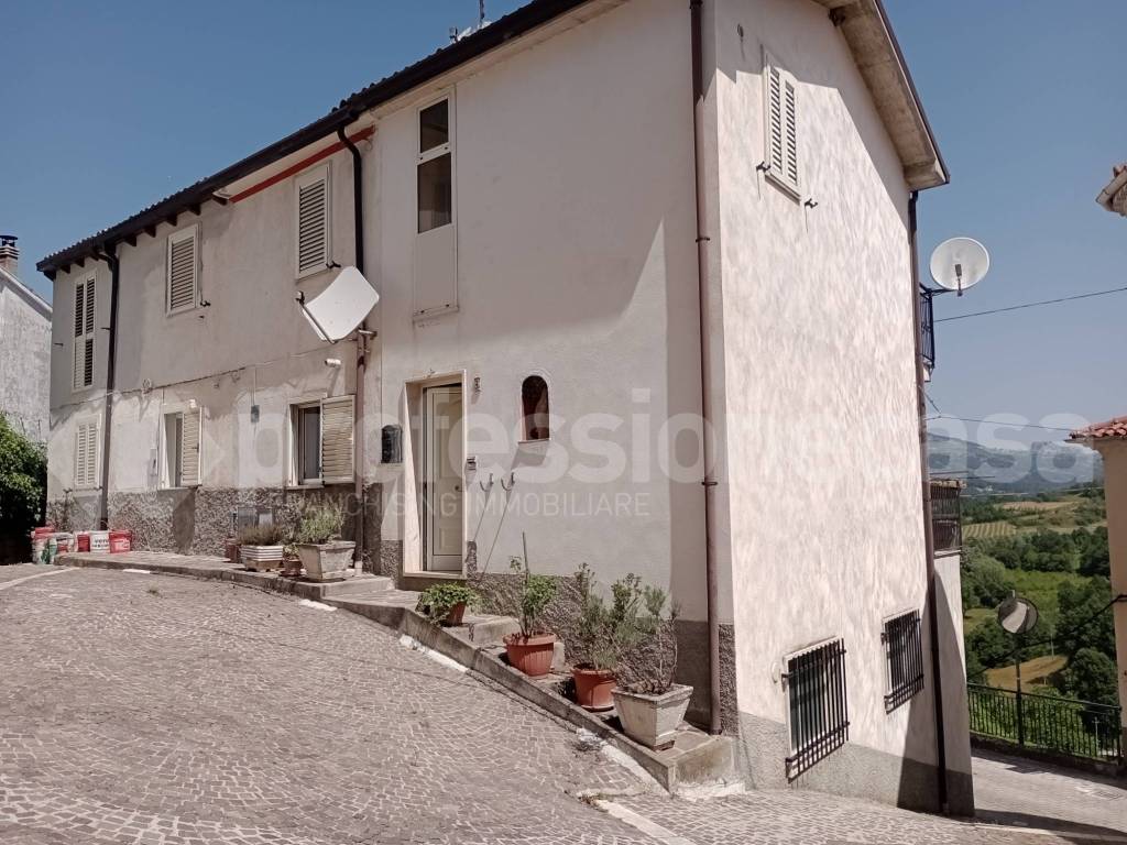 Casa indipendente a Castel del giudice in Via San Nicola, 1 - Foto 2