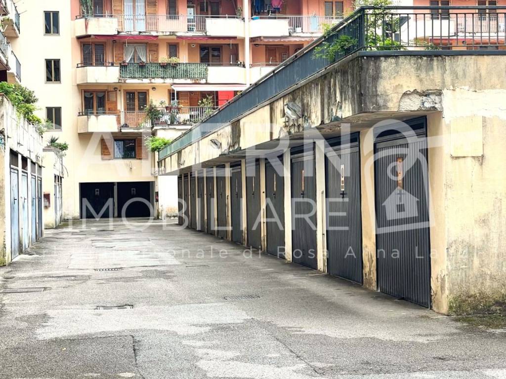 Box / garage a Salerno in Via Fratelli Cervi, 1 - Foto 2