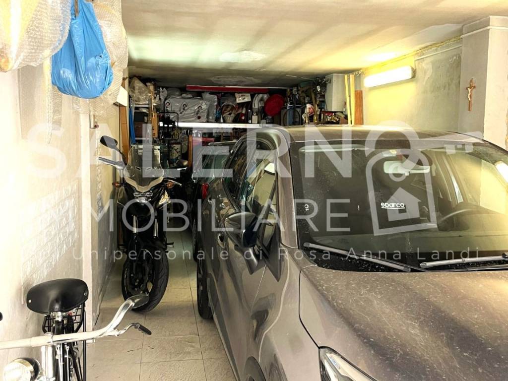 Box / garage a Salerno in Via Fratelli Cervi, 1 - Foto 3
