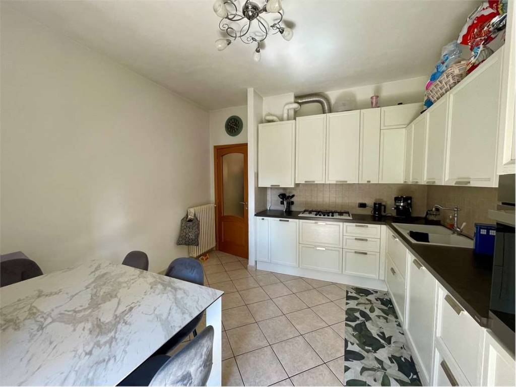 Appartamento a Verona in via carisio, 25 - Foto 2