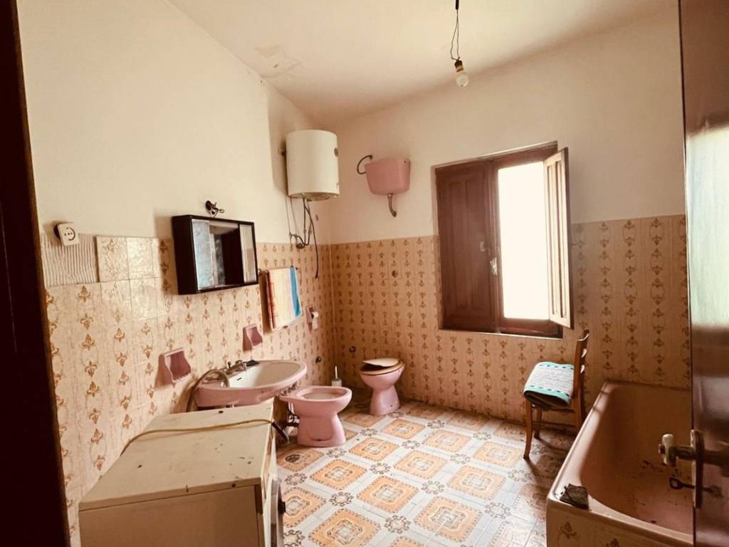 Casa indipendente a Sadali in Piazza Venezia - Foto 2