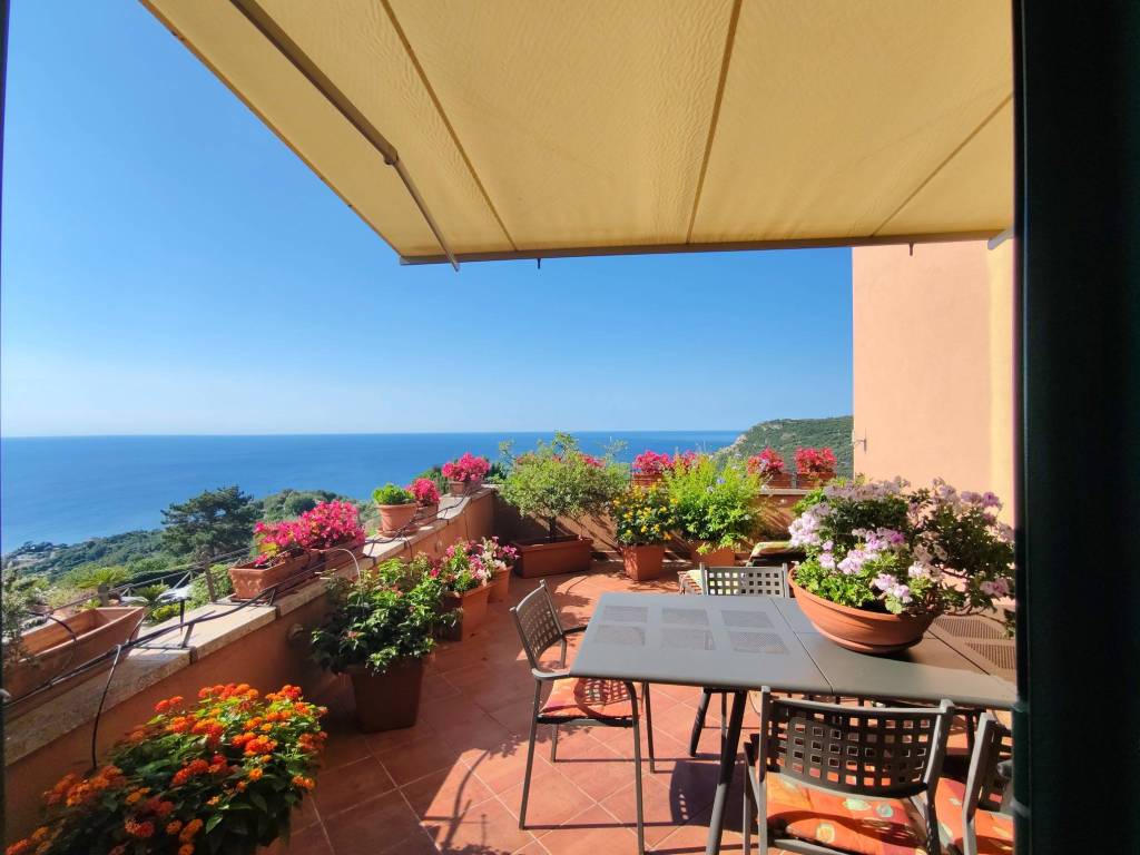 Appartamento a Finale ligure in Via Antoniotto Usodimare - Foto 5