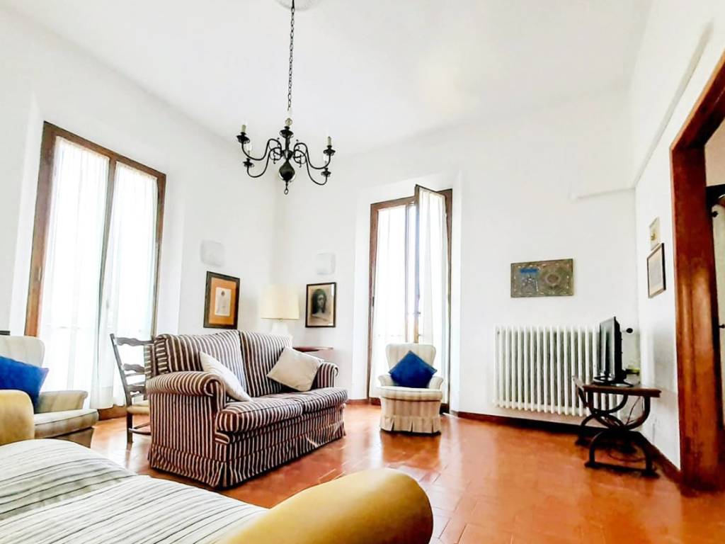 Appartamento a Pontedera in Viale 4 Novembre - Foto 2