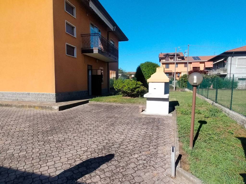 Villa a Biandronno in Via Trieste, 33 - Foto 4
