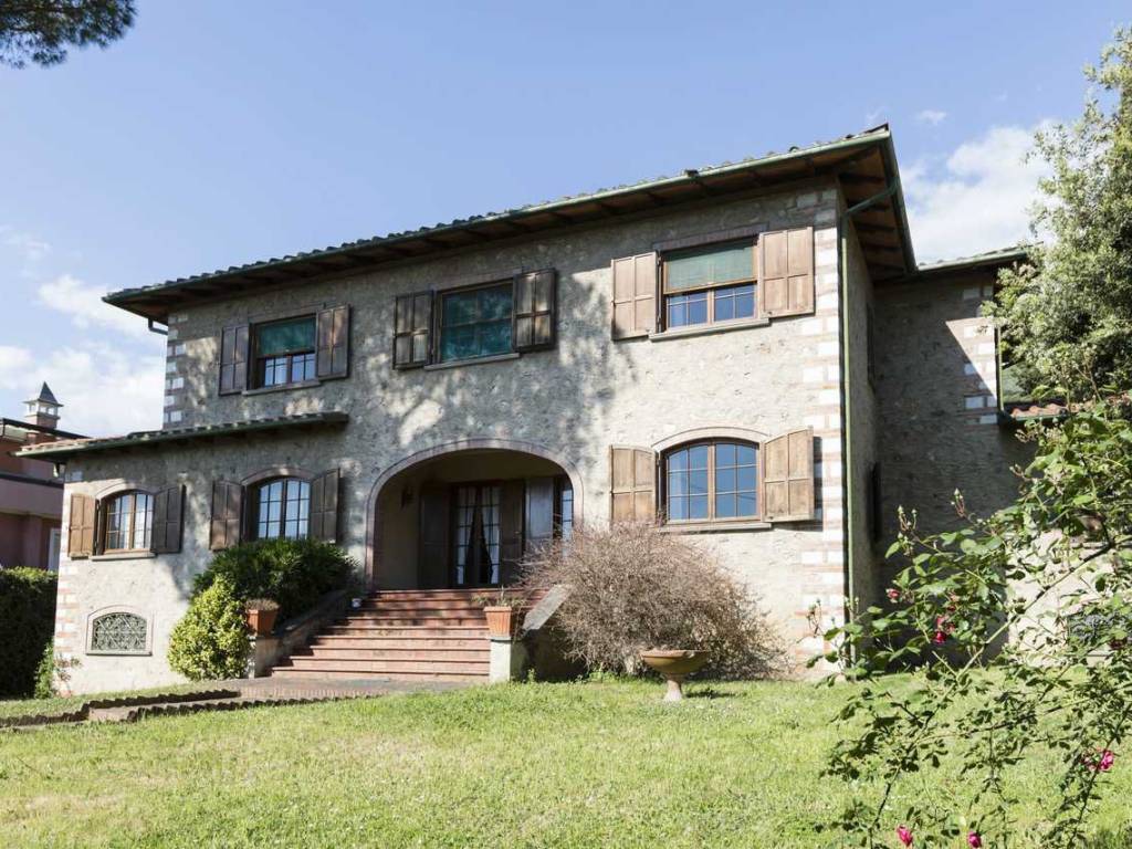 Villa a Pietrasanta in Via Pietro Castellacci, 30 - Foto 2