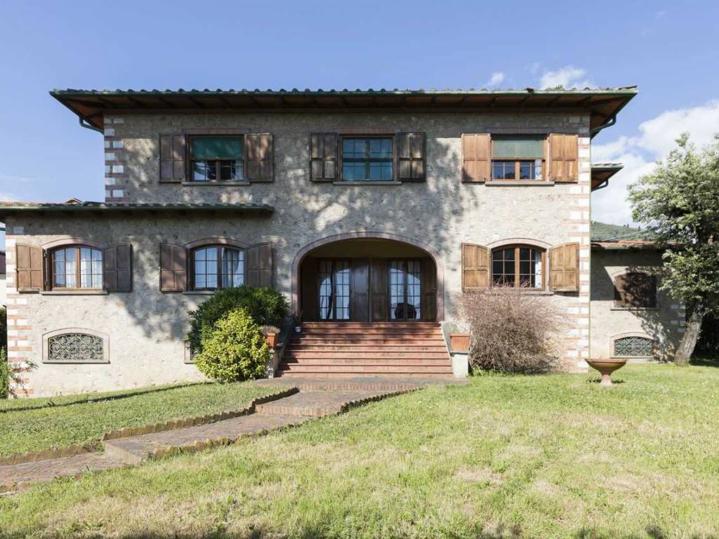 Villa a Pietrasanta in Via Pietro Castellacci, 30 - Foto 3