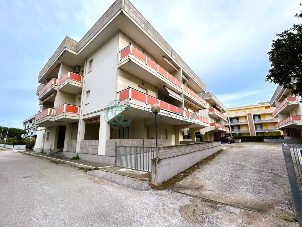 Box / garage a Martinsicuro in Via di Giesi, 11 - Foto 2