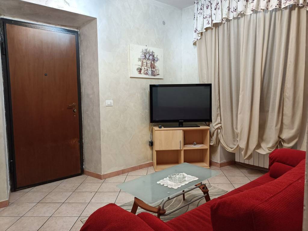 Appartamento a Capodimonte in Piazza Umberto I s.n.c - Foto 2
