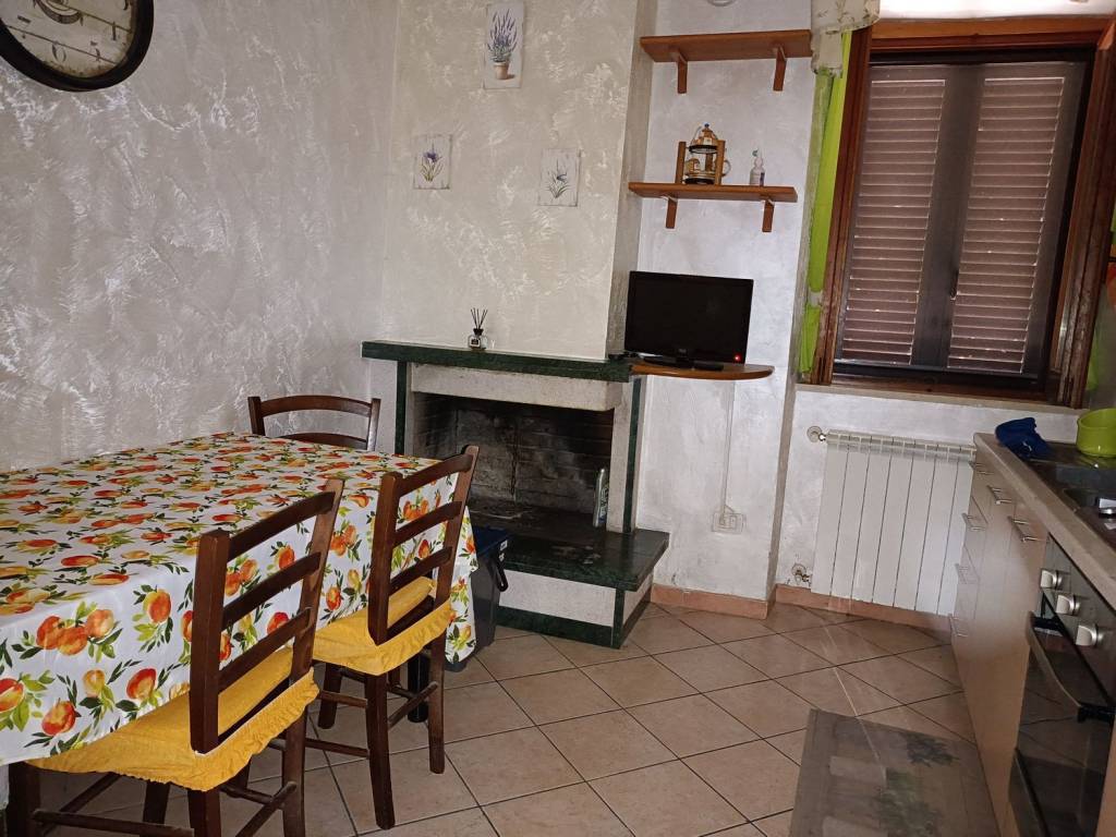 Appartamento a Capodimonte in Piazza Umberto I s.n.c - Foto 4