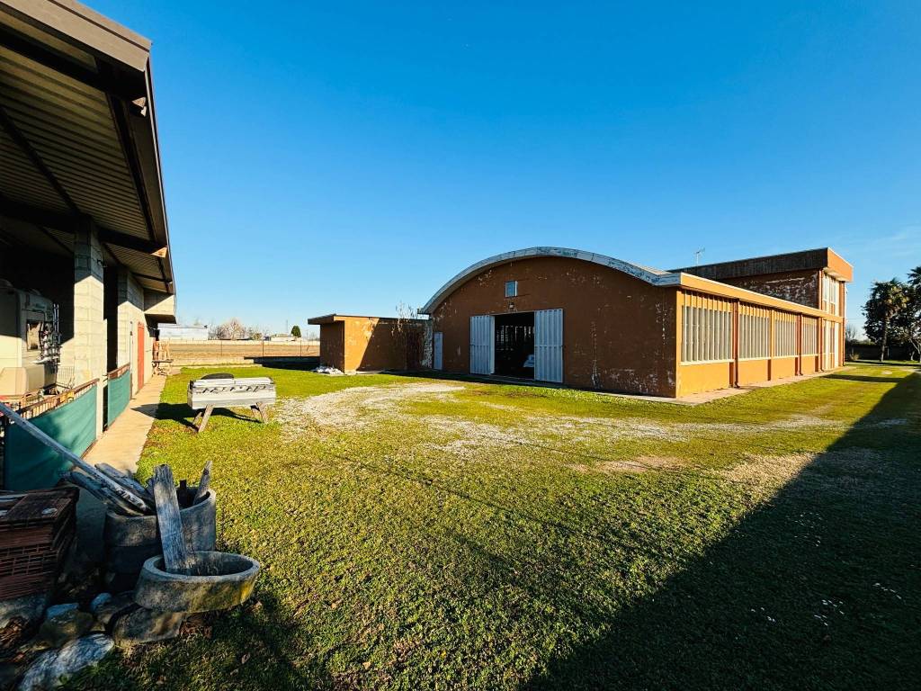 Palazzo / stabile a Mereto di tomba in Via Caterina Percoto - Foto 3