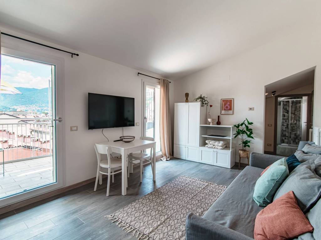 Appartamento a Como in Via Bonanomi - Foto 2