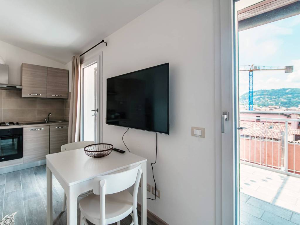 Appartamento a Como in Via Bonanomi - Foto 4