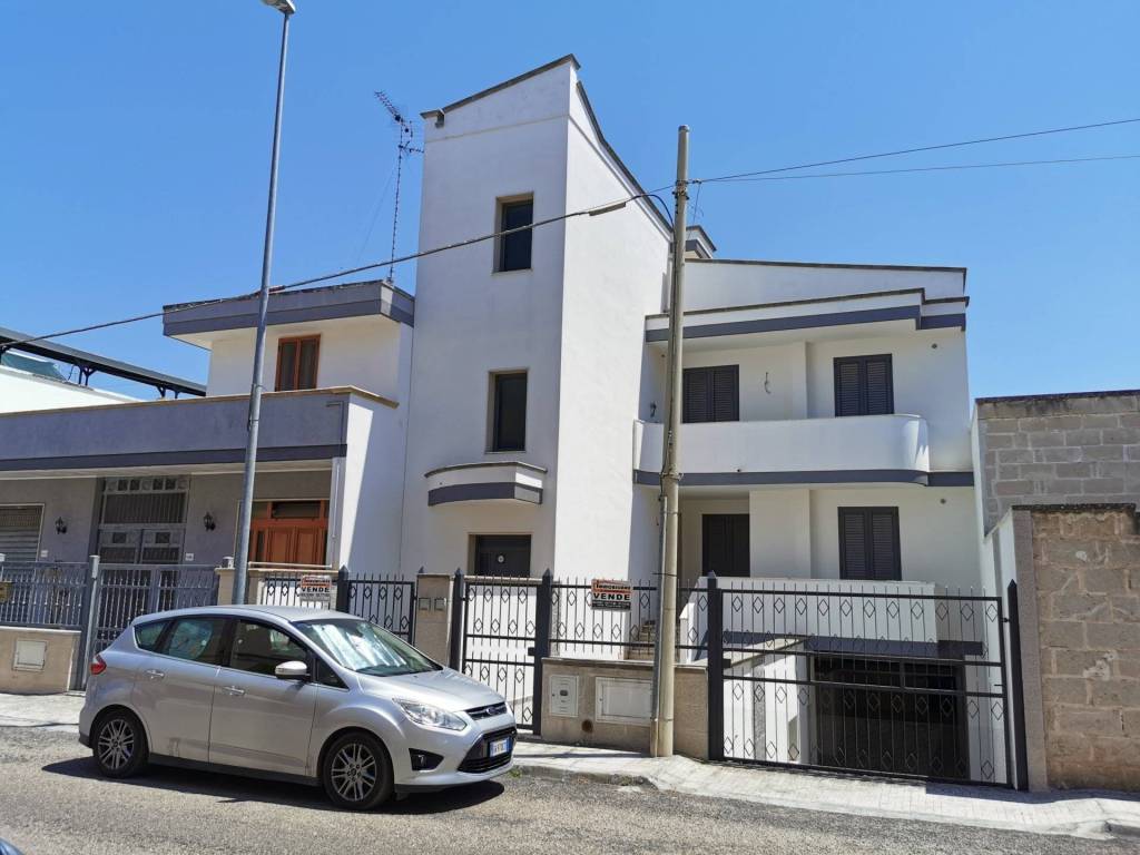 Appartamento a Lequile in Via 24 Maggio - Foto 2