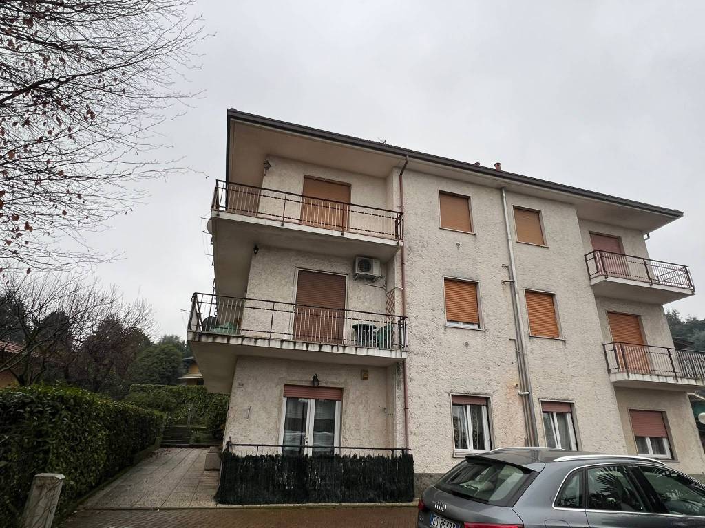 Appartamento a Cadrezzate con osmate in Via Solferino - Foto 3
