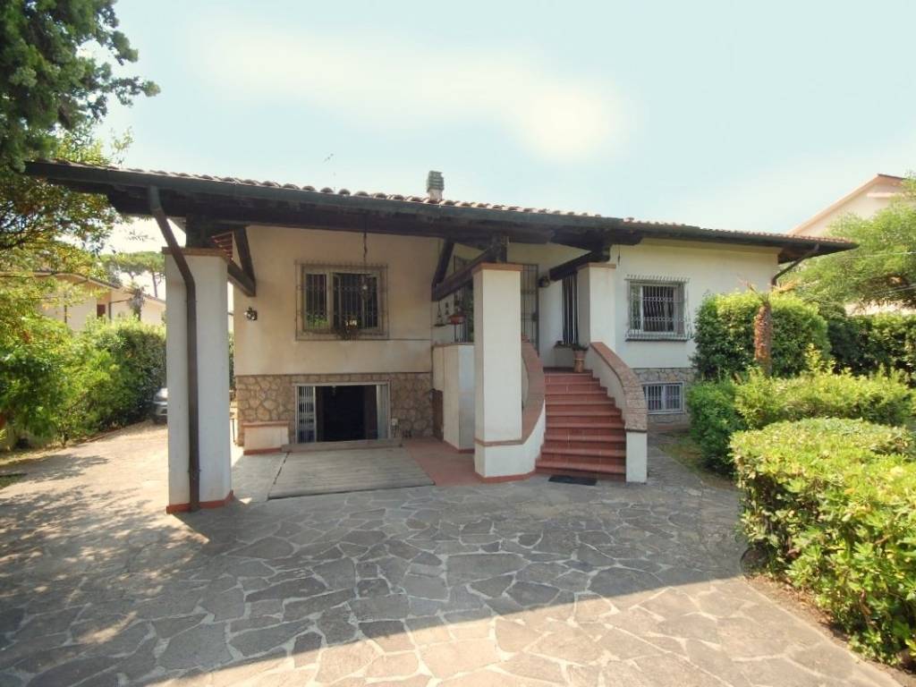 Villa a Pietrasanta in Via dei Mille, 45 - Foto 2