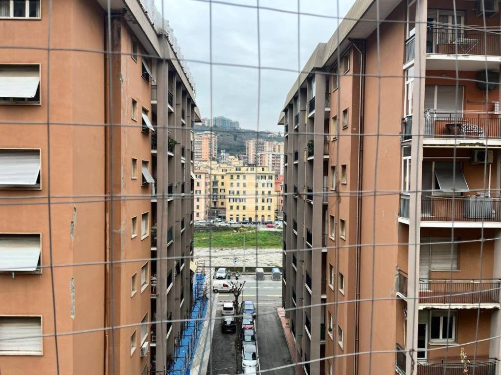 Appartamento a Genova in Via del Chiappazzo - Foto 2
