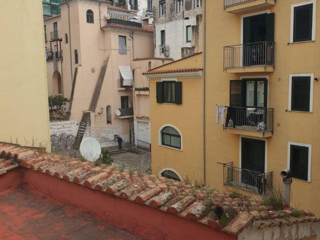 Appartamento a Salerno in Vicolo Gaetano Esposito - Foto 3