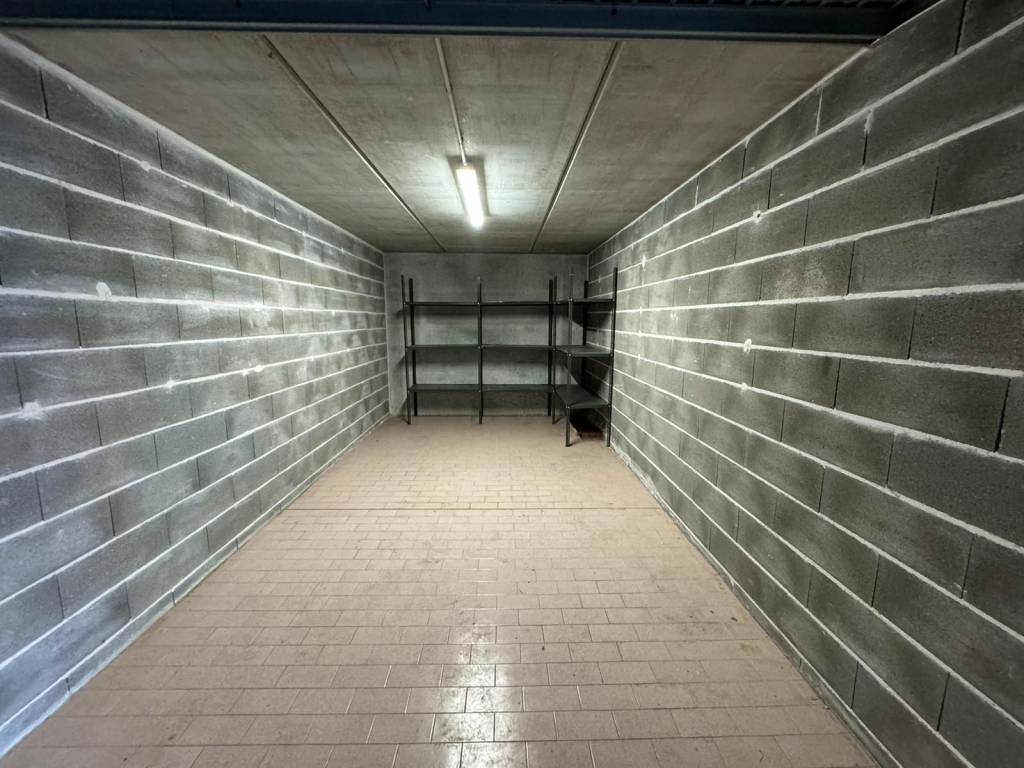 Box / garage a Loano in Via Cremona, 3 - Foto 2