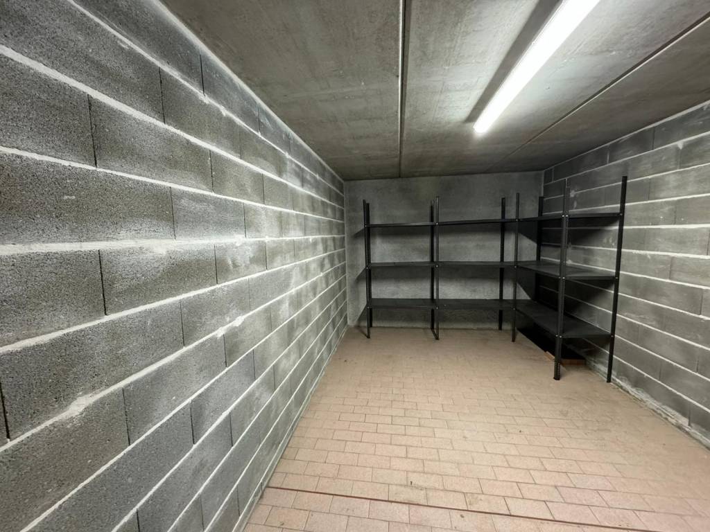 Box / garage a Loano in Via Cremona, 3 - Foto 4