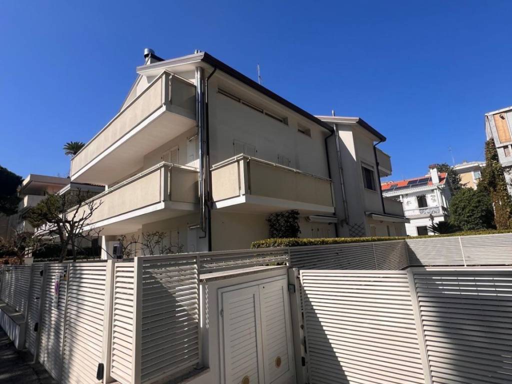 Attico / mansarda a Riccione in Viale Nazario Sauro, 20 - Foto 5