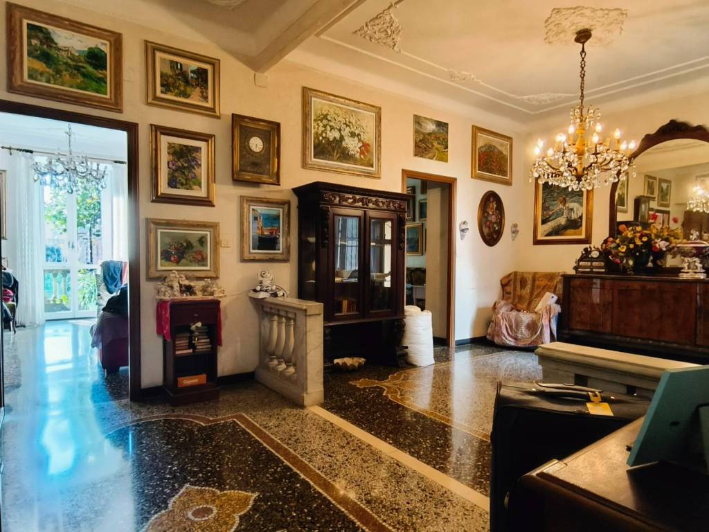 Appartamento a Genova in Via Martiri della Libertà - Foto 2