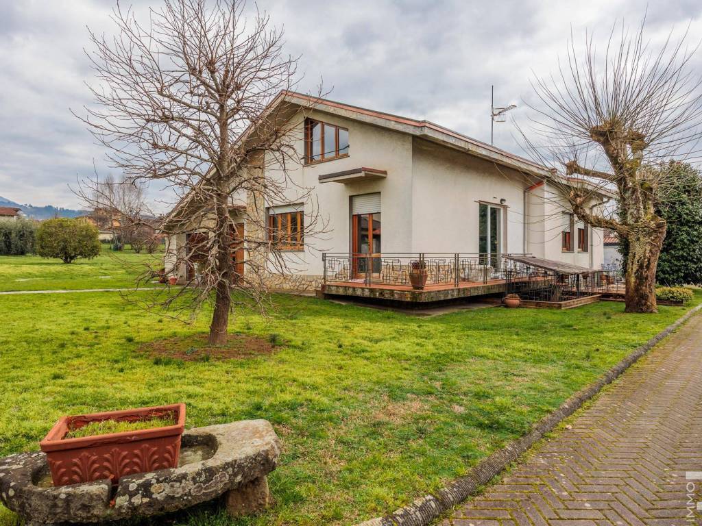 Villa a Barga in Via Mozza di Barga - Foto 3