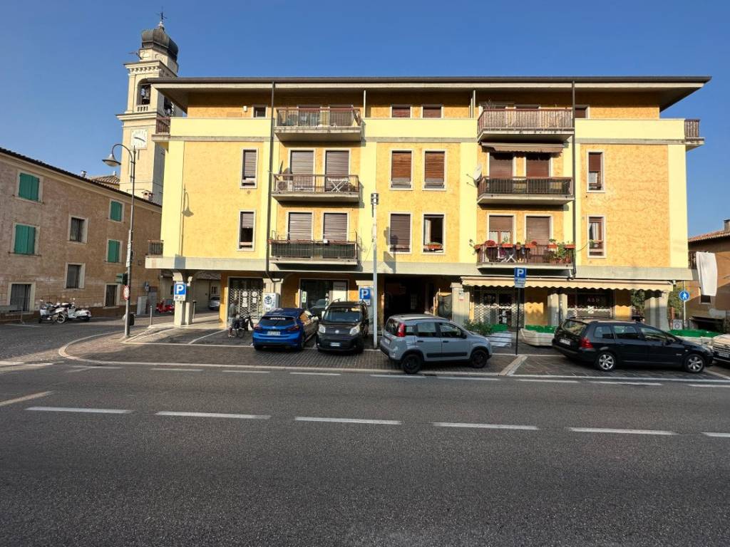 Appartamento a Torri del benaco in Via Gardesana, 65 - Foto 2