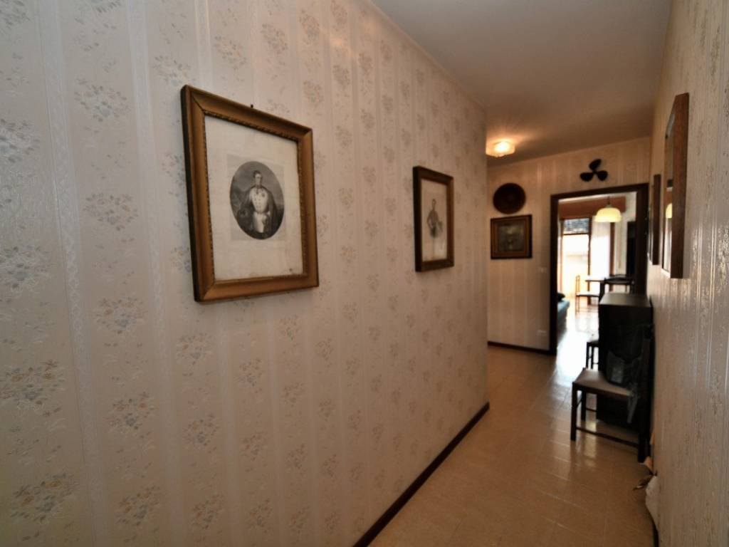 Appartamento a Torri del benaco in Via Gardesana, 65 - Foto 4