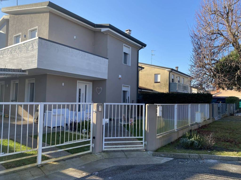 Villetta a schiera a Taglio di po in Via John Fitzgerald Kennedy - Foto 2