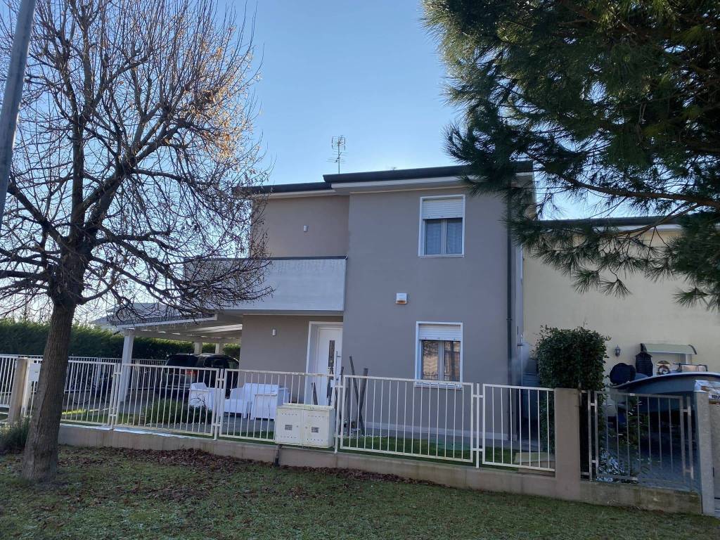 Villetta a schiera a Taglio di po in Via John Fitzgerald Kennedy - Foto 3