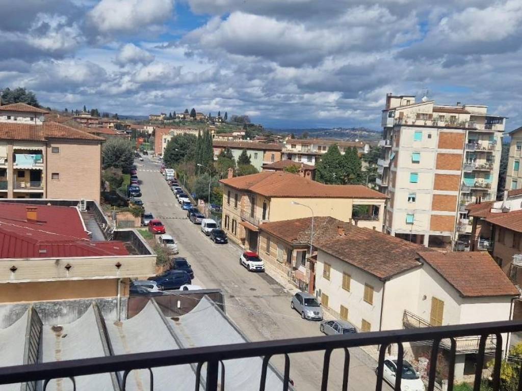 Appartamento a Sinalunga in Via Niccolò Paganini - Foto 2