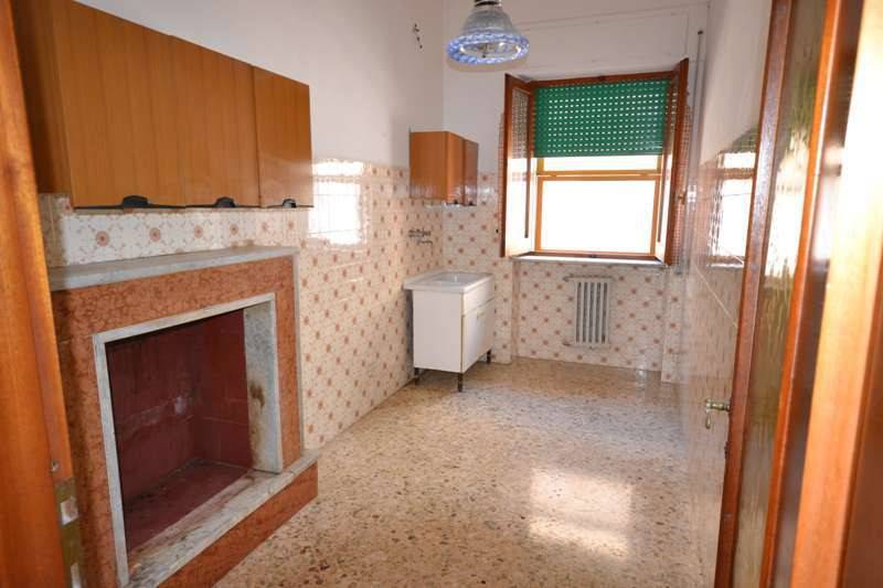 Appartamento a Carovigno in Via Dottor Vito Cavallo - Foto 4