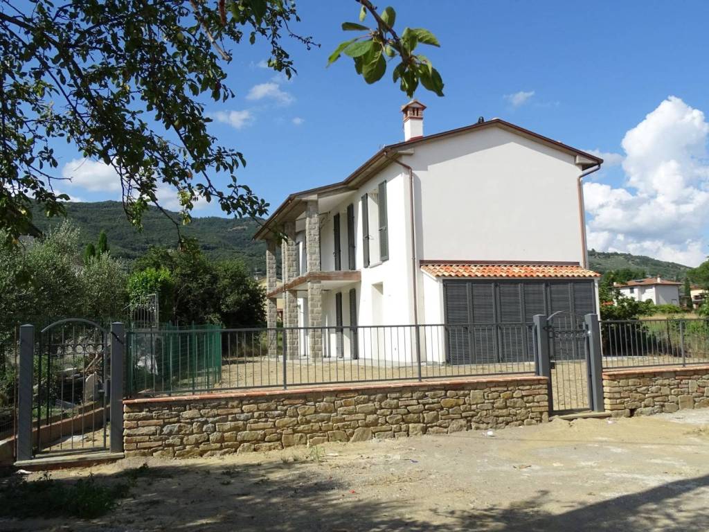 Villa a Castiglion fiorentino in Via Alessandro Codivilla - Foto 2