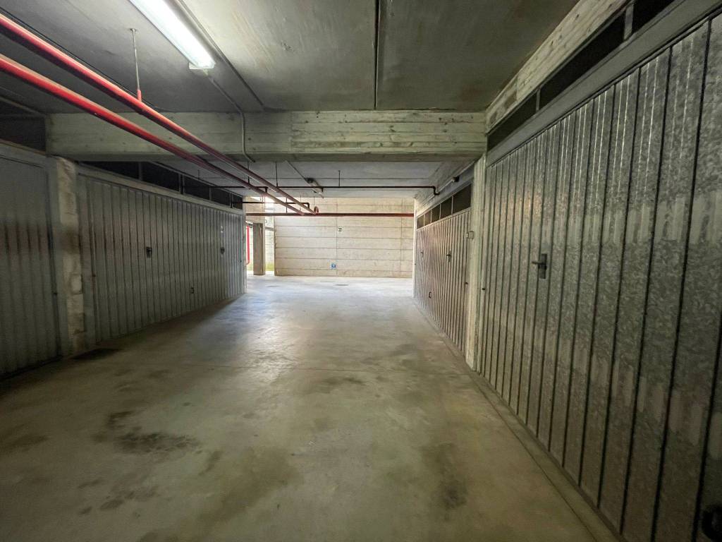 Box / garage a Aprilia in Via delle Margherite - Foto 3