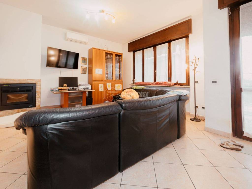 Villa a Mortara in Via Galileo Galilei 3 - Foto 3