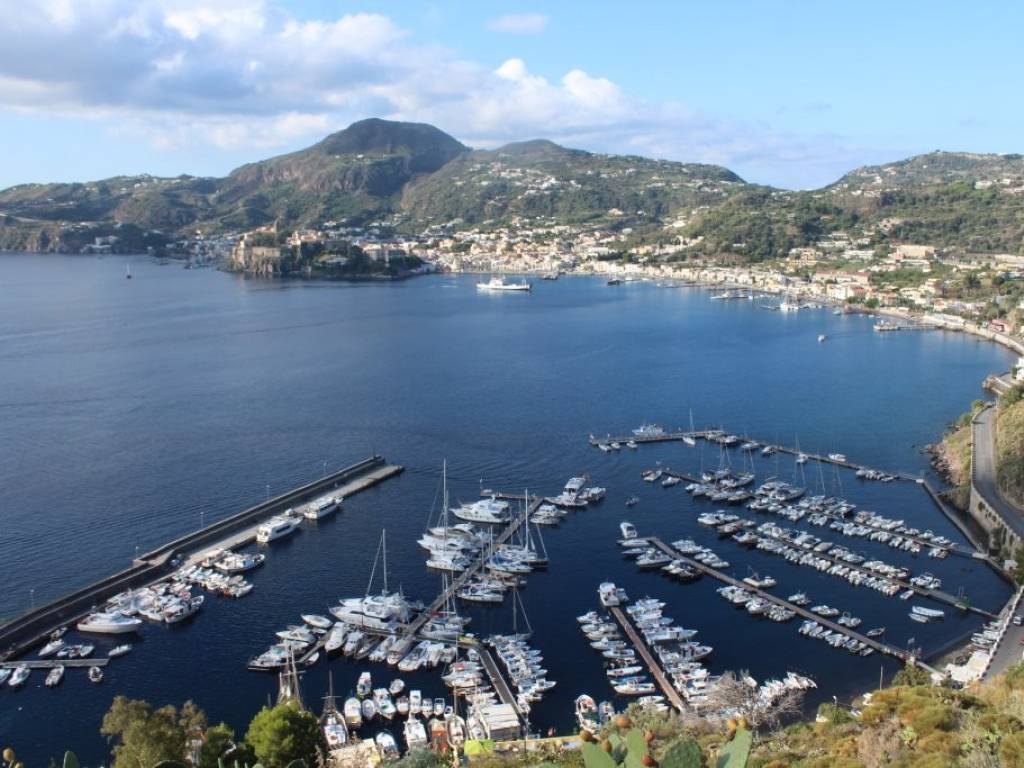 Appartamento a Lipari in Strada Comunale Serra-Monte Rosa-Unci - Foto 2