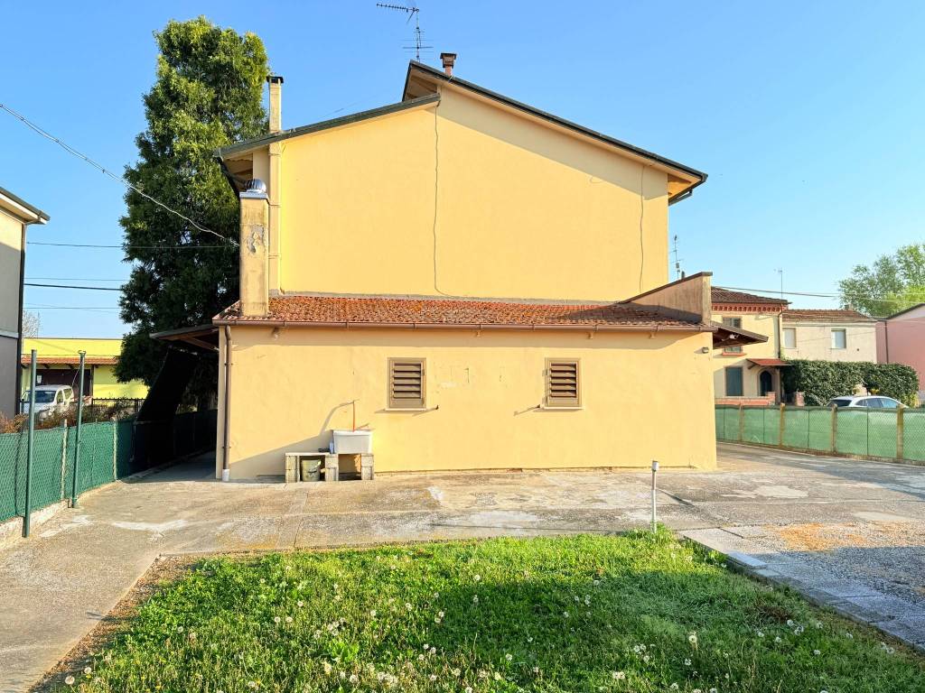 Villa a Argenta in Via Garda Menata, 31 - Foto 5